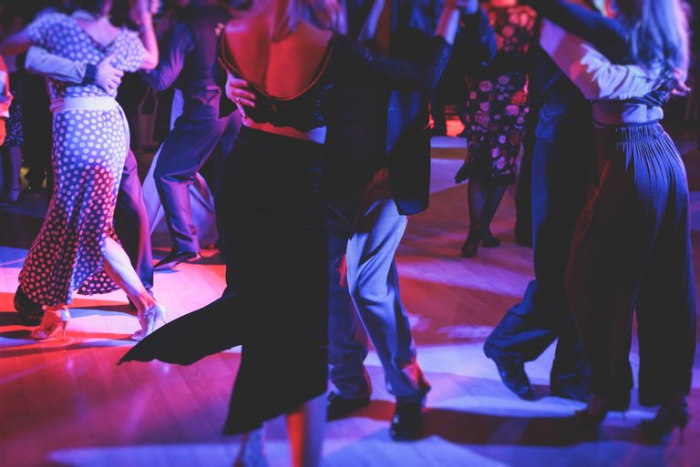 Bild zu Tanzparty